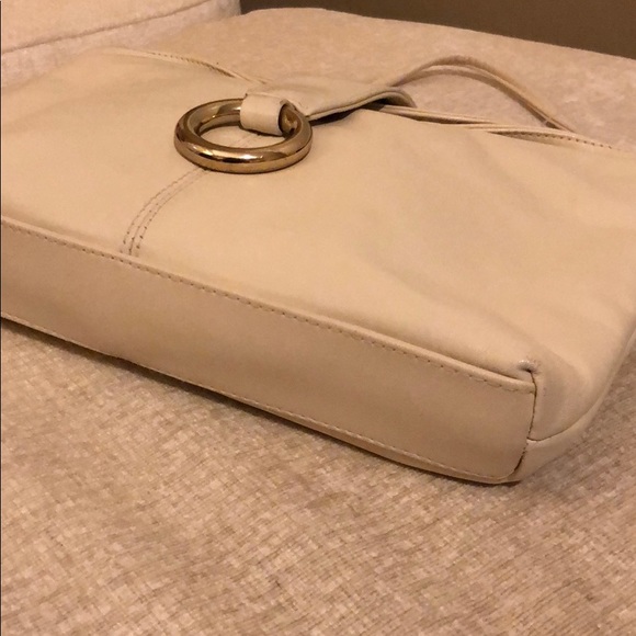 Vintage Cream Leather Purse Gold Ring Crossbody - Picture 4 of 6